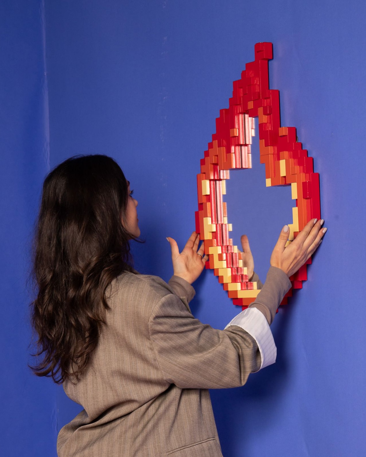 Seletti Pixel Mirror Flame